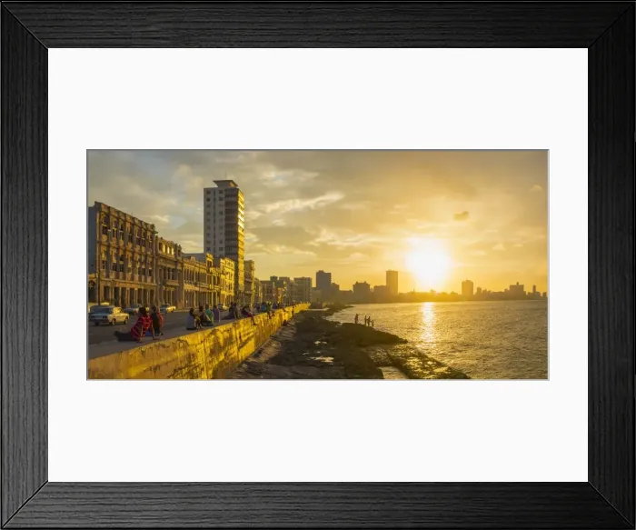 Framed Print : The Malecon, Havana, Cuba, West Indies, Caribbean, Central America Framed Print : The Malecon, Havana, Cuba, West Indies, Caribbean, Central America