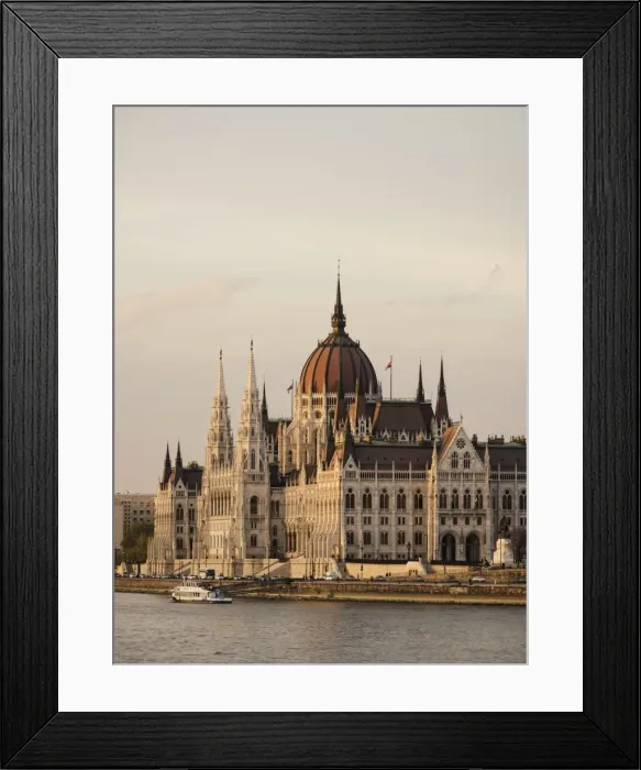 Framed Print : Evening light on the Hungarian Parliament Building and Danube River, Budapest, Hungary Framed Print : Evening light on the Hungarian Parliament Building and Danube River, Budapest, Hungary
