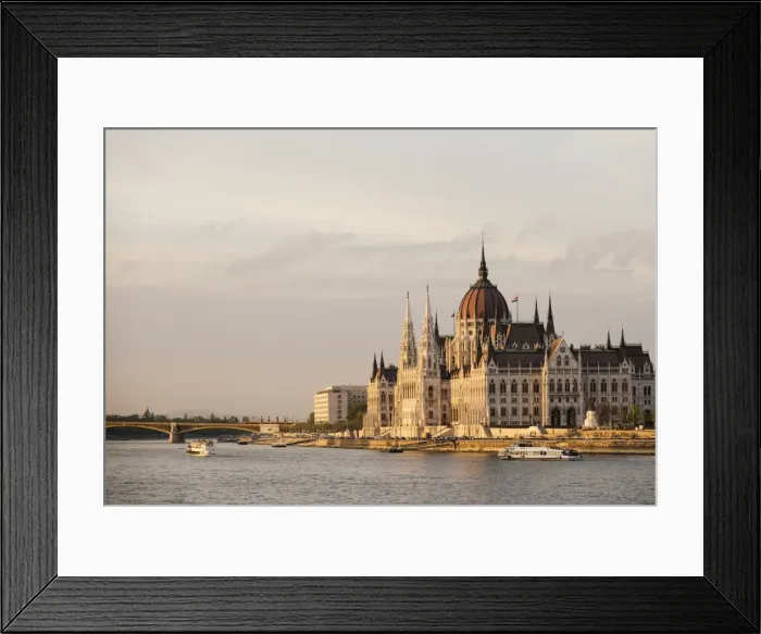 Framed Print : Evening light on the Hungarian Parliament Building and Danube River, Budapest, Hungary Framed Print : Evening light on the Hungarian Parliament Building and Danube River, Budapest, Hungary
