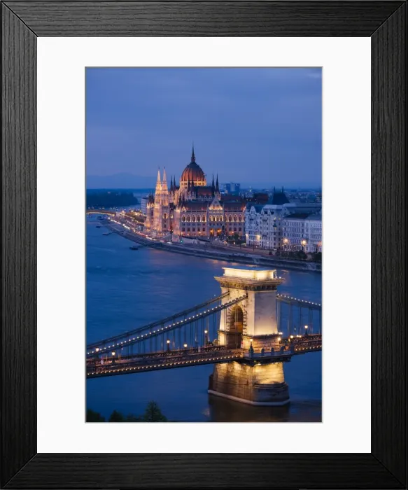 Framed Print : View over River Danube, Chain Bridge and Hungarian Parliament Building at night Framed Print : View over River Danube, Chain Bridge and Hungarian Parliament Building at night