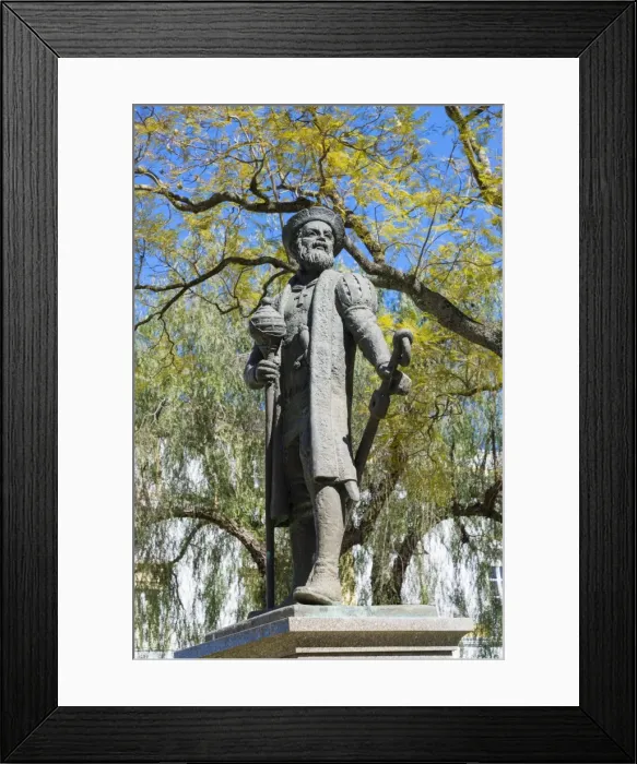 Framed Print : Vasco de Gama statue, Evora, Alentejo, Portugal, Europe Framed Print : Vasco de Gama statue, Evora, Alentejo, Portugal, Europe