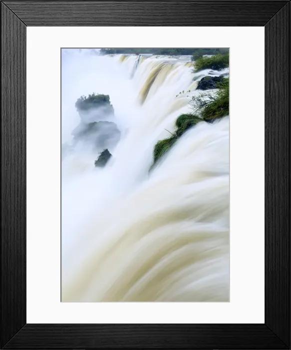 Framed Print : Iguacu (Iguazu) (Iguassu) falls in full flow, UNESCO World Heritage Site, Argentina Framed Print : Iguacu (Iguazu) (Iguassu) falls in full flow, UNESCO World Heritage Site, Argentina