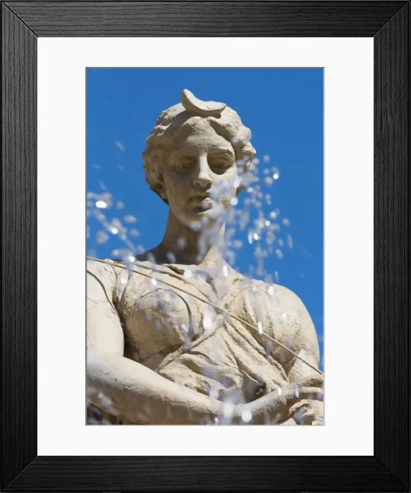 Framed Print : Fountain of Diana on the tiny island of Ortygia, Syracuse, Sicily, Italy, Europe Framed Print : Fountain of Diana on the tiny island of Ortygia, Syracuse, Sicily, Italy, Europe