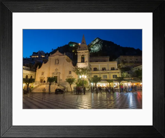 Framed Print : People enjoying passeggiata in Piazza IX Aprile in the hill town of Taormina at night Framed Print : People enjoying passeggiata in Piazza IX Aprile in the hill town of Taormina at night