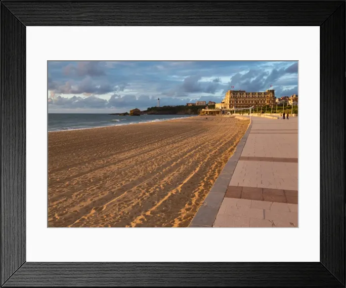Framed Print : The sandy beach and promenade in Biarritz, Pyrenees Atlantiques, Aquitaine, France Framed Print : The sandy beach and promenade in Biarritz, Pyrenees Atlantiques, Aquitaine, France