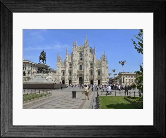 Framed Print : Milan Cathedral (Duomo), Piazza del Duomo, Milan, Lombardy, Italy, Europe Framed Print : Milan Cathedral (Duomo), Piazza del Duomo, Milan, Lombardy, Italy, Europe