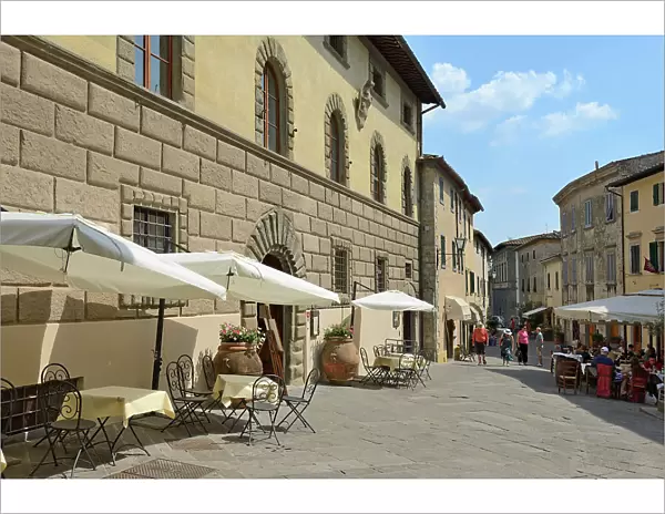 Shops and restaurants, Via Ferruccio, Castellina in Chianti, Siena Province, Tuscany