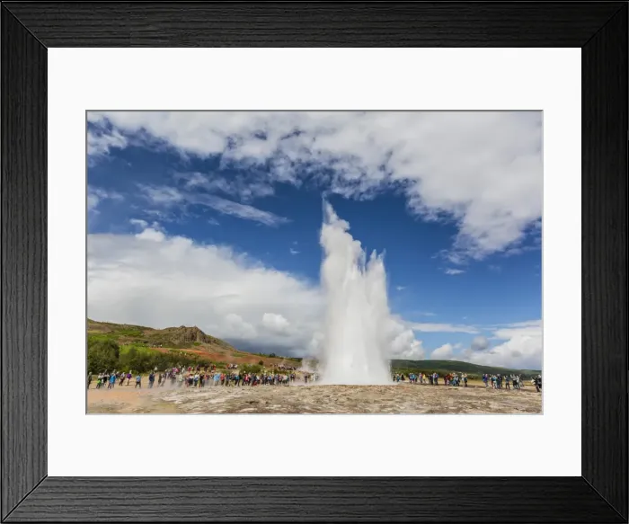 Framed Print : Tourists gather to watch Strokker geyser (geysir), an erupting spring at Haukadalur Framed Print : Tourists gather to watch Strokker geyser (geysir), an erupting spring at Haukadalur