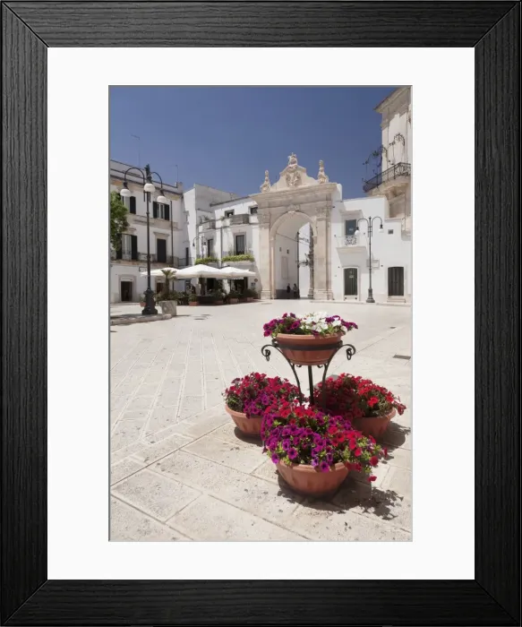Framed Print : Arco di Sant Antonio, Porta di Santa Stefano, Martina Franca, Valle d Itria, Taranto district Framed Print : Arco di Sant Antonio, Porta di Santa Stefano, Martina Franca, Valle d Itria, Taranto district