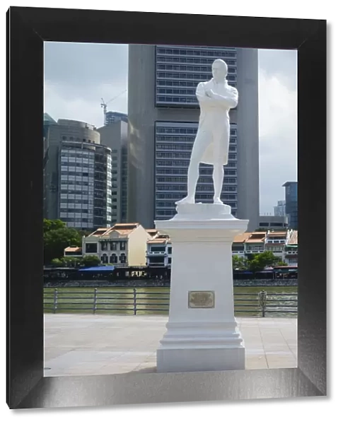 Statue of Sir Stamford Raffles by Boat Quay, Singapore, Southeast Asia, Asia