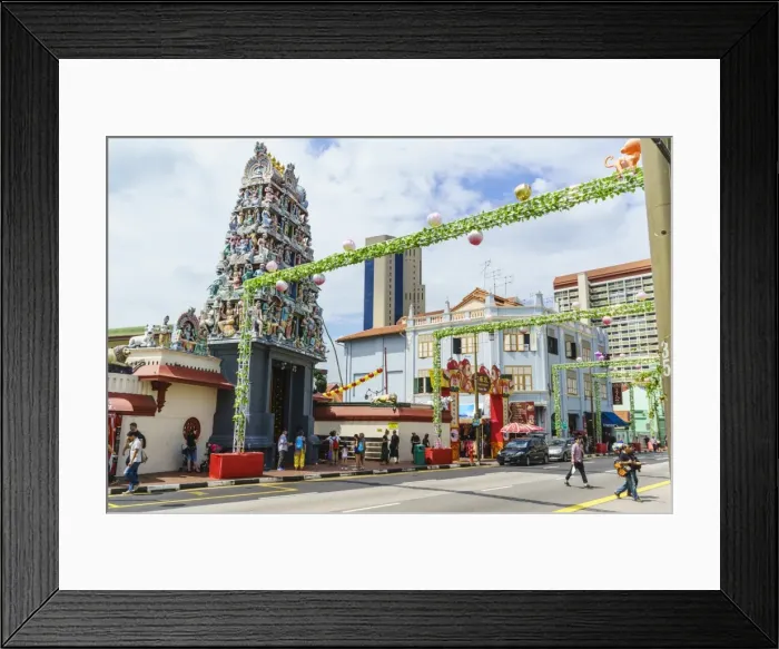 Framed Print : Sri Mariamman temple and Masjid Jamae (Chulia) mosque in South Bridge Road, Chinatown