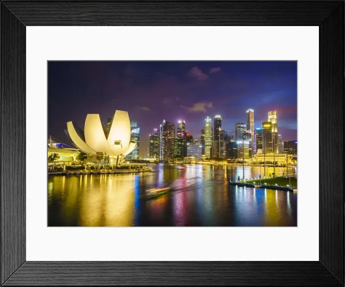 Framed Print : The lotus flower shaped ArtScience Museum overlooking Marina Bay with the city skyline Framed Print : The lotus flower shaped ArtScience Museum overlooking Marina Bay with the city skyline