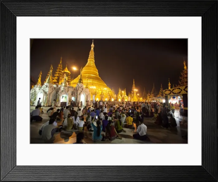 Framed Print : Shwedagon Pagoda, Yangon (Rangoon), Myanmar (Burma), Asia Framed Print : Shwedagon Pagoda, Yangon (Rangoon), Myanmar (Burma), Asia