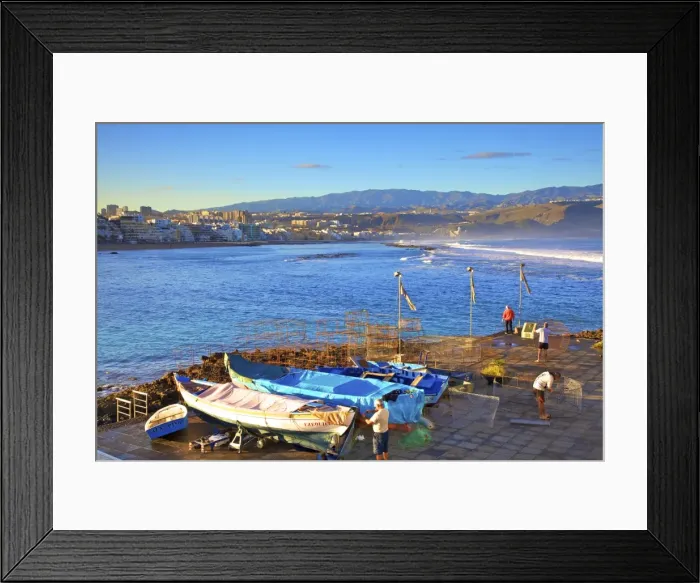 Framed Print : Fishermen at Playa de las Canteras Beach, Santa Catalina District, Las Palmas de Gran Canaria Framed Print : Fishermen at Playa de las Canteras Beach, Santa Catalina District, Las Palmas de Gran Canaria