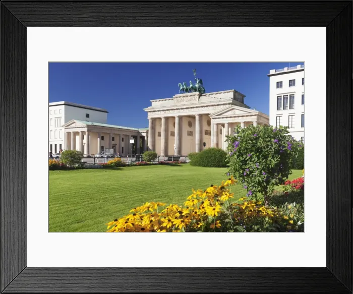 Framed Print : Brandenburger Tor (Brandenburg Gate), Pariser Platz Square, Berlin Mitte, Berlin