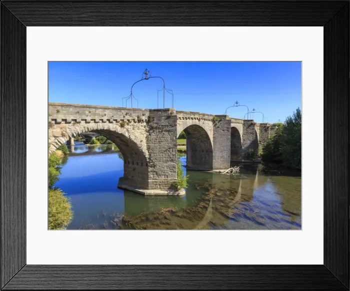 Framed Print : The 14th century medieval bridge Pont-Vieux, over River Aude, Ville Basse, Carcassonne Framed Print : The 14th century medieval bridge Pont-Vieux, over River Aude, Ville Basse, Carcassonne
