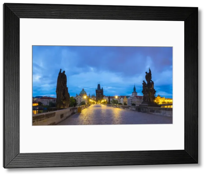 Framed Print : Charles Bridge at dawn, UNESCO World Heritage Site, Stare Mesto (Old Town), Prague Framed Print : Charles Bridge at dawn, UNESCO World Heritage Site, Stare Mesto (Old Town), Prague