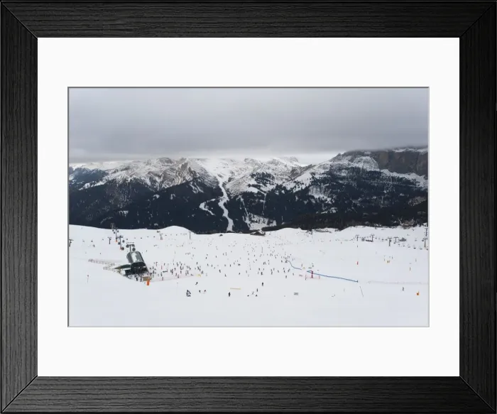 Framed Print : Skiers in the mountains, Dolomites, Italy, Europe Framed Print : Skiers in the mountains, Dolomites, Italy, Europe