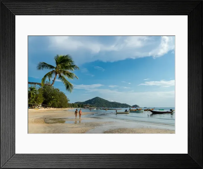 Framed Print : Two women on Sairee Beach, on the island of Koh Tao in Thailand, Southeast Asia, Asia Framed Print : Two women on Sairee Beach, on the island of Koh Tao in Thailand, Southeast Asia, Asia
