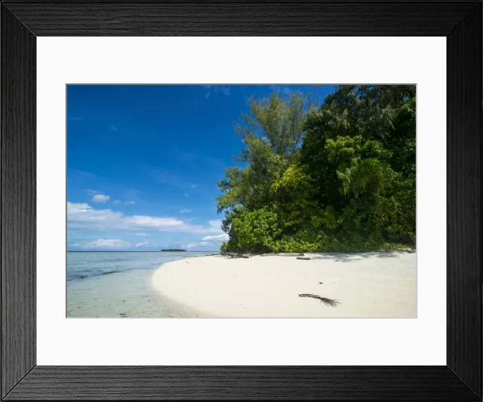 Framed Print : Turquoise water and a white beach on Christmas Island, Buka, Bougainville, Papua New Guinea Framed Print : Turquoise water and a white beach on Christmas Island, Buka, Bougainville, Papua New Guinea