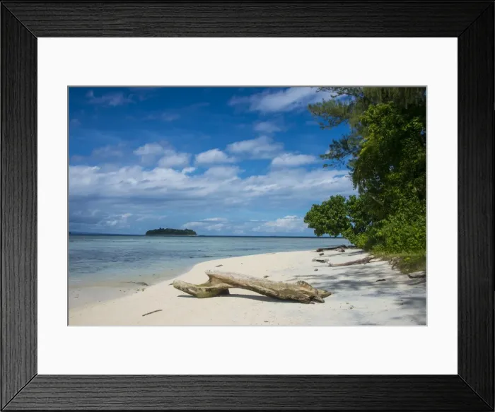 Framed Print : Turquoise water and a white beach on Christmas Island, Buka, Bougainville, Papua New Guinea Framed Print : Turquoise water and a white beach on Christmas Island, Buka, Bougainville, Papua New Guinea