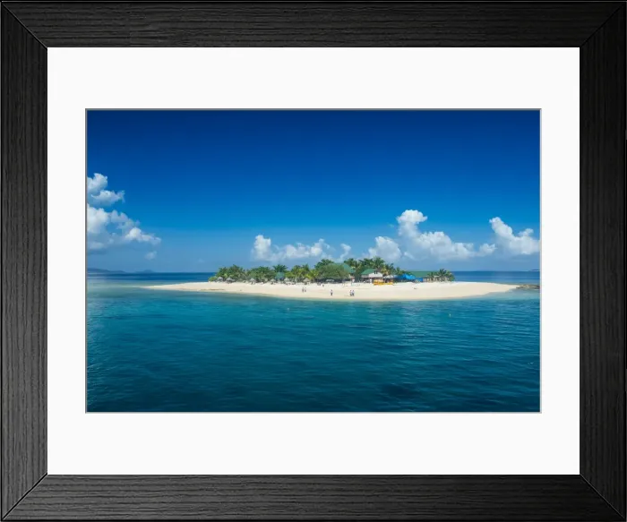Framed Print : Beautiful South Sea island, Mamanuca Islands, Fiji, South Pacific Framed Print : Beautiful South Sea island, Mamanuca Islands, Fiji, South Pacific
