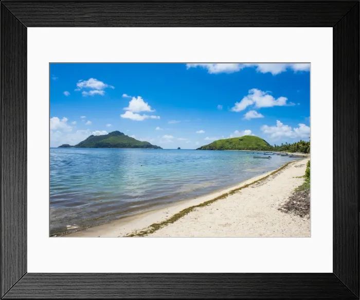 Framed Print : White sand beach on Yanuya Island, Mamanuca Islands, Fiji, South Pacific Framed Print : White sand beach on Yanuya Island, Mamanuca Islands, Fiji, South Pacific