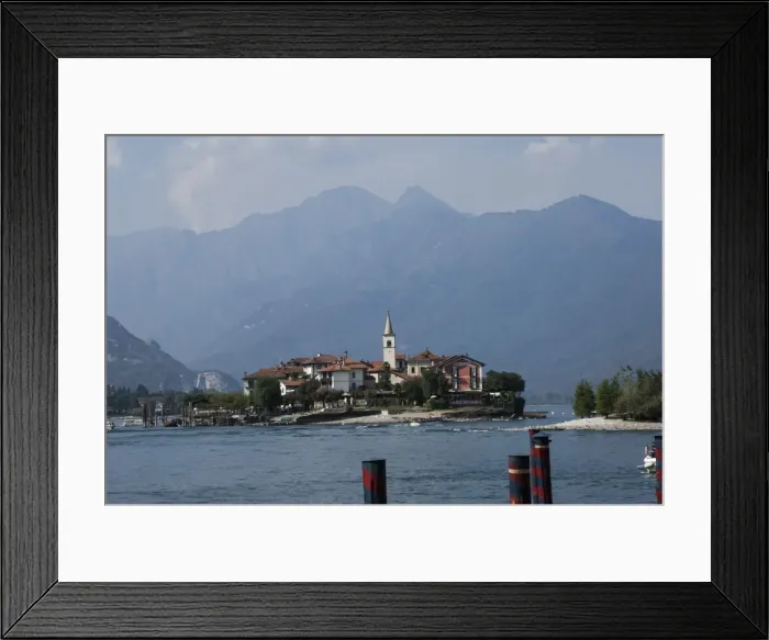Framed Print : Isola dei Pescatori, from Isola Bella, Borromean Islands, Lake Maggiore, Piedmont Framed Print : Isola dei Pescatori, from Isola Bella, Borromean Islands, Lake Maggiore, Piedmont