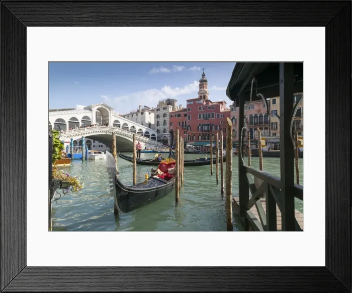 Framed Print : Rialto Bridge, Venice, UNESCO World Heritage Site, Veneto, Italy, Europe Framed Print : Rialto Bridge, Venice, UNESCO World Heritage Site, Veneto, Italy, Europe