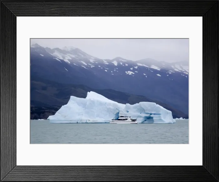 Framed Print : Tourist boat and iceberg near Upsala Glacier on Lago Argentino, El Calafate, Parque Framed Print : Tourist boat and iceberg near Upsala Glacier on Lago Argentino, El Calafate, Parque