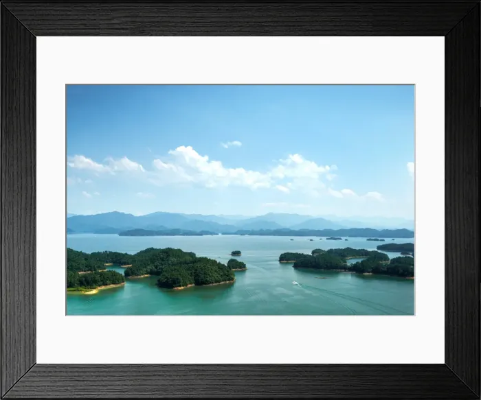 Framed Print : A white boat making its way across Qiandao (Thousand Islands) Lake, Chunan, Zhejiang Framed Print : A white boat making its way across Qiandao (Thousand Islands) Lake, Chunan, Zhejiang