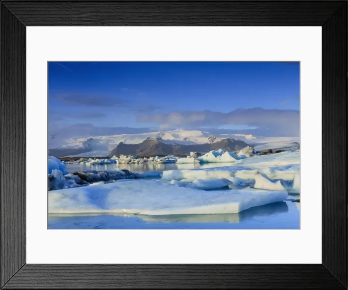 Framed Print : Icebergs in the Jokulsarlon glacial lake in Vatnajokull National Park in southeast Iceland Framed Print : Icebergs in the Jokulsarlon glacial lake in Vatnajokull National Park in southeast Iceland