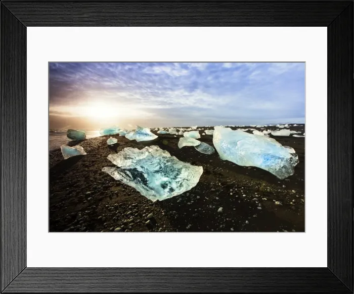 Framed Print : Icebergs on a black sand volcanic beach next to the Jokulsarlon glacial lake in Vatnajokull Framed Print : Icebergs on a black sand volcanic beach next to the Jokulsarlon glacial lake in Vatnajokull