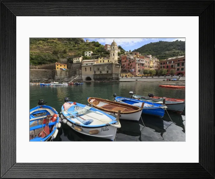 Framed Print : Colourful village houses and boats in harbour, Vernazza, Cinque Terre, UNESCO World Heritage Site