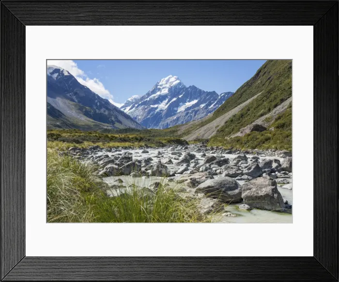 Framed Print : View up the Hooker Valley to Aoraki (Mount Cook), Aoraki (Mount Cook) National Park Framed Print : View up the Hooker Valley to Aoraki (Mount Cook), Aoraki (Mount Cook) National Park