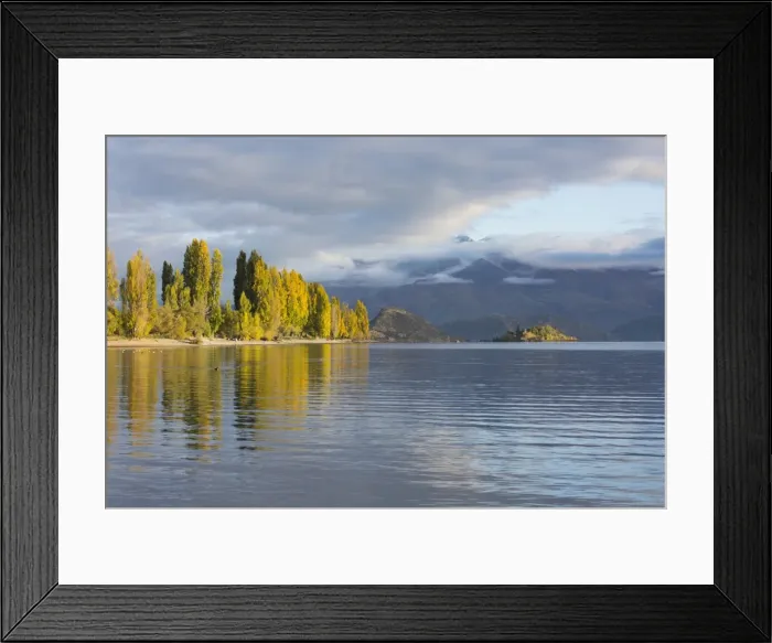 Framed Print : View across tranquil Lake Wanaka, autumn, Roys Bay, Wanaka, Queenstown-Lakes district Framed Print : View across tranquil Lake Wanaka, autumn, Roys Bay, Wanaka, Queenstown-Lakes district