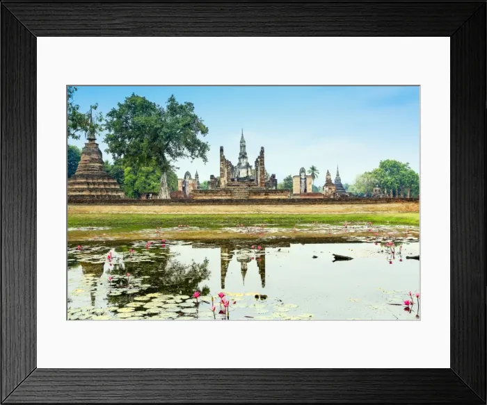 Framed Print : Wat Mahathat in the Sukhothai Historical Park, UNESCO World Heritage Site, Thailand Framed Print : Wat Mahathat in the Sukhothai Historical Park, UNESCO World Heritage Site, Thailand
