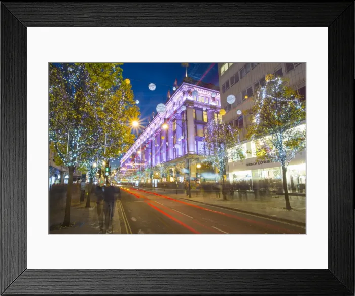 Framed Print : Selfridges on Oxford Street at Christmas, London, England, United Kingdom, Europe Framed Print : Selfridges on Oxford Street at Christmas, London, England, United Kingdom, Europe