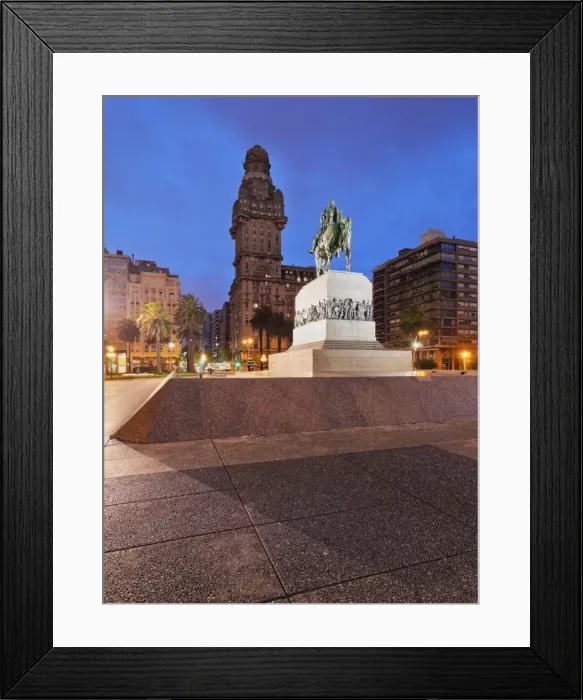 Framed Print : Twilight view of Independence Square, Montevideo, Uruguay, South America Framed Print : Twilight view of Independence Square, Montevideo, Uruguay, South America