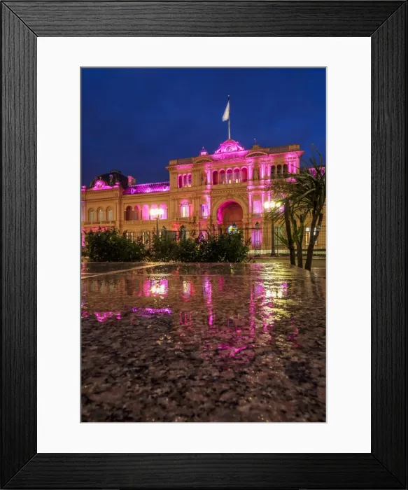 Framed Print : Twilight view of the Casa Rosada on Plaza de Mayo, Monserrat, City of Buenos Aires Framed Print : Twilight view of the Casa Rosada on Plaza de Mayo, Monserrat, City of Buenos Aires