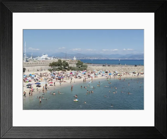 Framed Print : Plage de la Gravette, Antibes, Alpes-Maritimes, Cote d Azur, Provence, French Riviera Framed Print : Plage de la Gravette, Antibes, Alpes-Maritimes, Cote d Azur, Provence, French Riviera