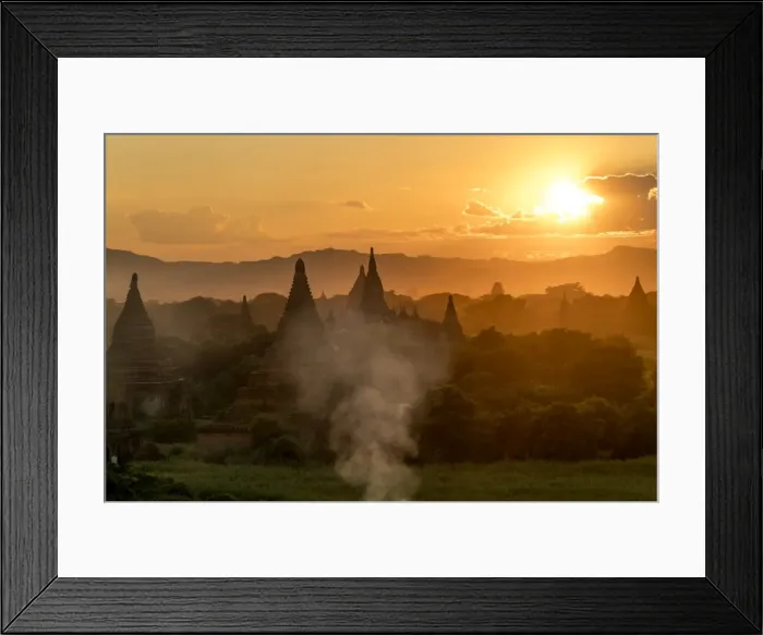 Framed Print : Sunset in Bagan (Pagan), Myanmar (Burma), Asia Framed Print : Sunset in Bagan (Pagan), Myanmar (Burma), Asia