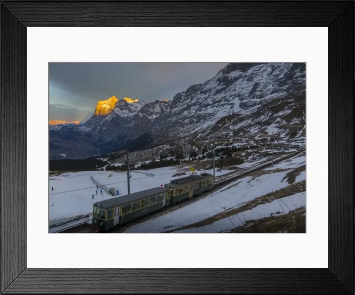 Framed Print : The Wetterhorn from Kleine Scheidegg, Jungfrau region, Bernese Oberland, Swiss Alps Framed Print : The Wetterhorn from Kleine Scheidegg, Jungfrau region, Bernese Oberland, Swiss Alps
