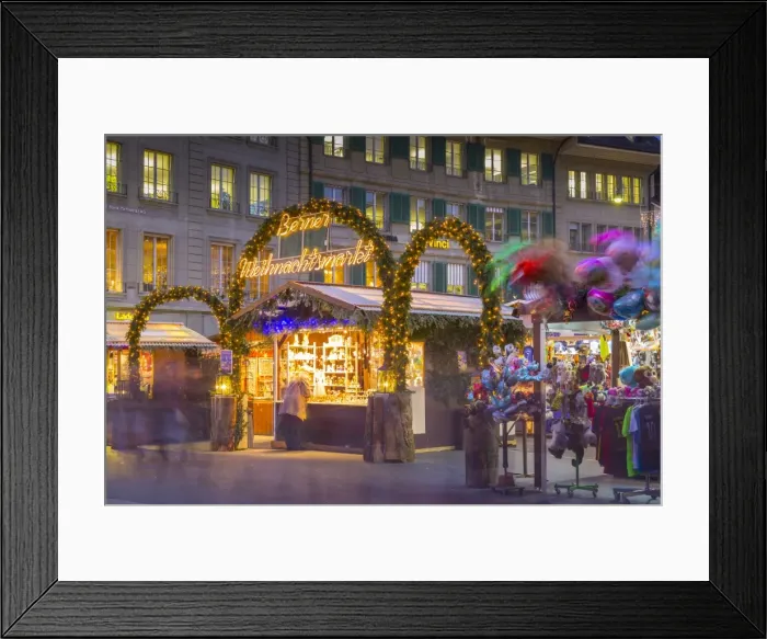 Framed Print : Christmas Market on Waisenhausplatz, Bern, Jungfrau region, Bernese Oberland, Swiss Alps Framed Print : Christmas Market on Waisenhausplatz, Bern, Jungfrau region, Bernese Oberland, Swiss Alps