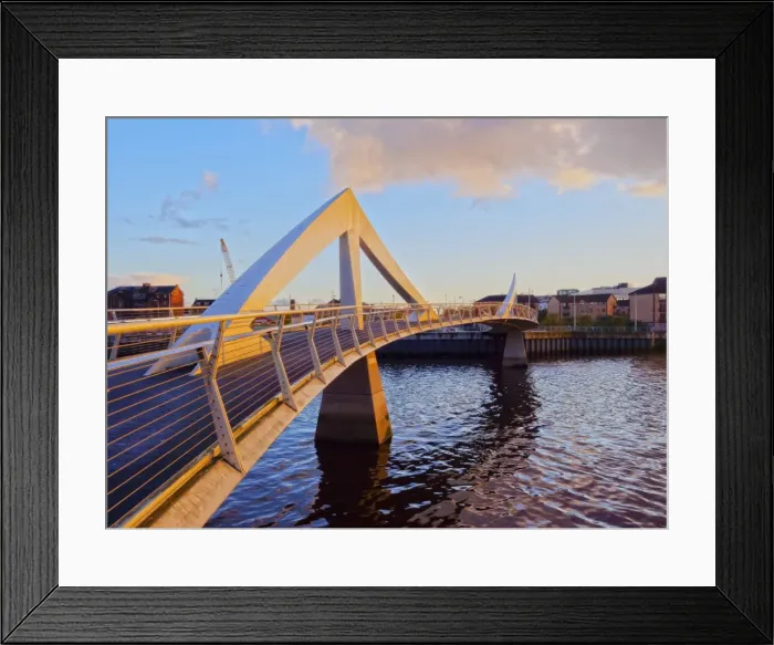 Framed Print : View of the River Clyde and the Tradeston Bridge, Glasgow, Scotland, United Kingdom Framed Print : View of the River Clyde and the Tradeston Bridge, Glasgow, Scotland, United Kingdom