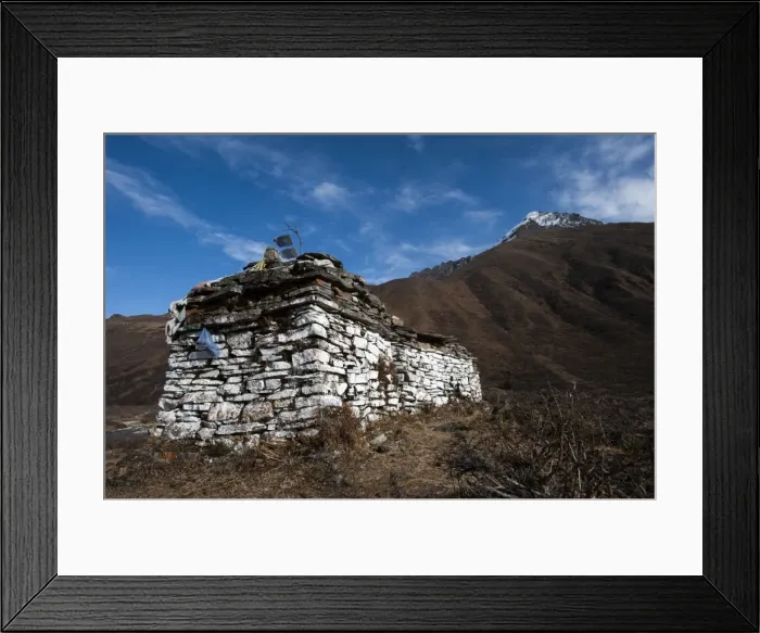 Framed Print : An ancient chorten along the Laya-Gasa trekking route near Jangothang, Bhutan, Himalayas Framed Print : An ancient chorten along the Laya-Gasa trekking route near Jangothang, Bhutan, Himalayas