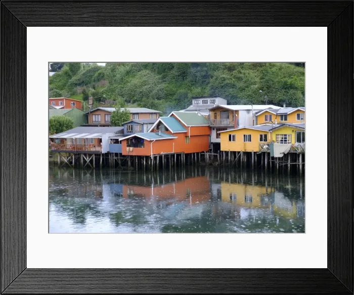 Framed Print : A palafita stilt village in Castro, Chiloe Island, northern Patagonia, Chile, South Framed Print : A palafita stilt village in Castro, Chiloe Island, northern Patagonia, Chile, South