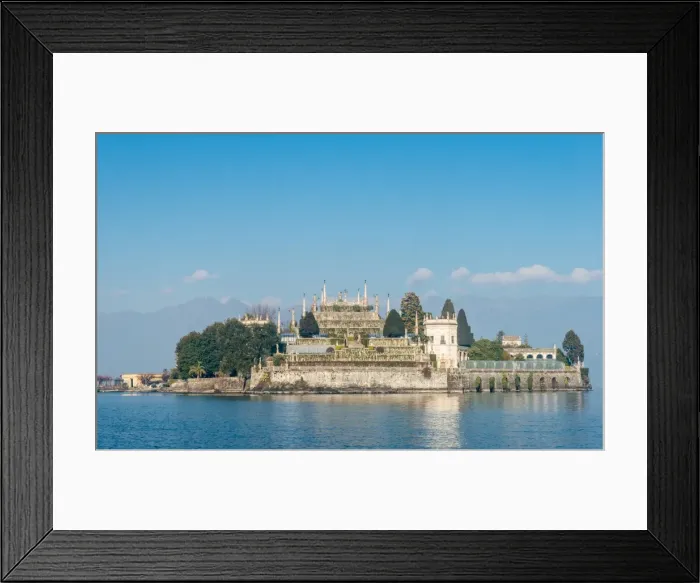 Framed Print : Isola Bella, one of the Borromeo Islands in winter, Lake Maggiore, Piedmont, Italian Lakes Framed Print : Isola Bella, one of the Borromeo Islands in winter, Lake Maggiore, Piedmont, Italian Lakes