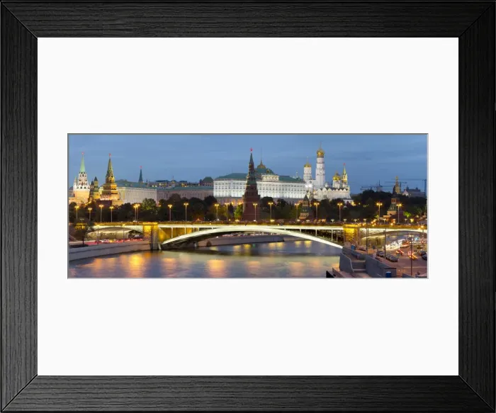 Framed Print : View of the Kremlin on the banks of the Moscow River, Moscow, Russia, Europe Framed Print : View of the Kremlin on the banks of the Moscow River, Moscow, Russia, Europe