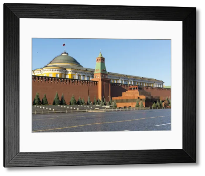 Framed Print : Lenins Tomb and the Kremlin Walls, Red Square, UNESCO World Heritage Site, Moscow Framed Print : Lenins Tomb and the Kremlin Walls, Red Square, UNESCO World Heritage Site, Moscow